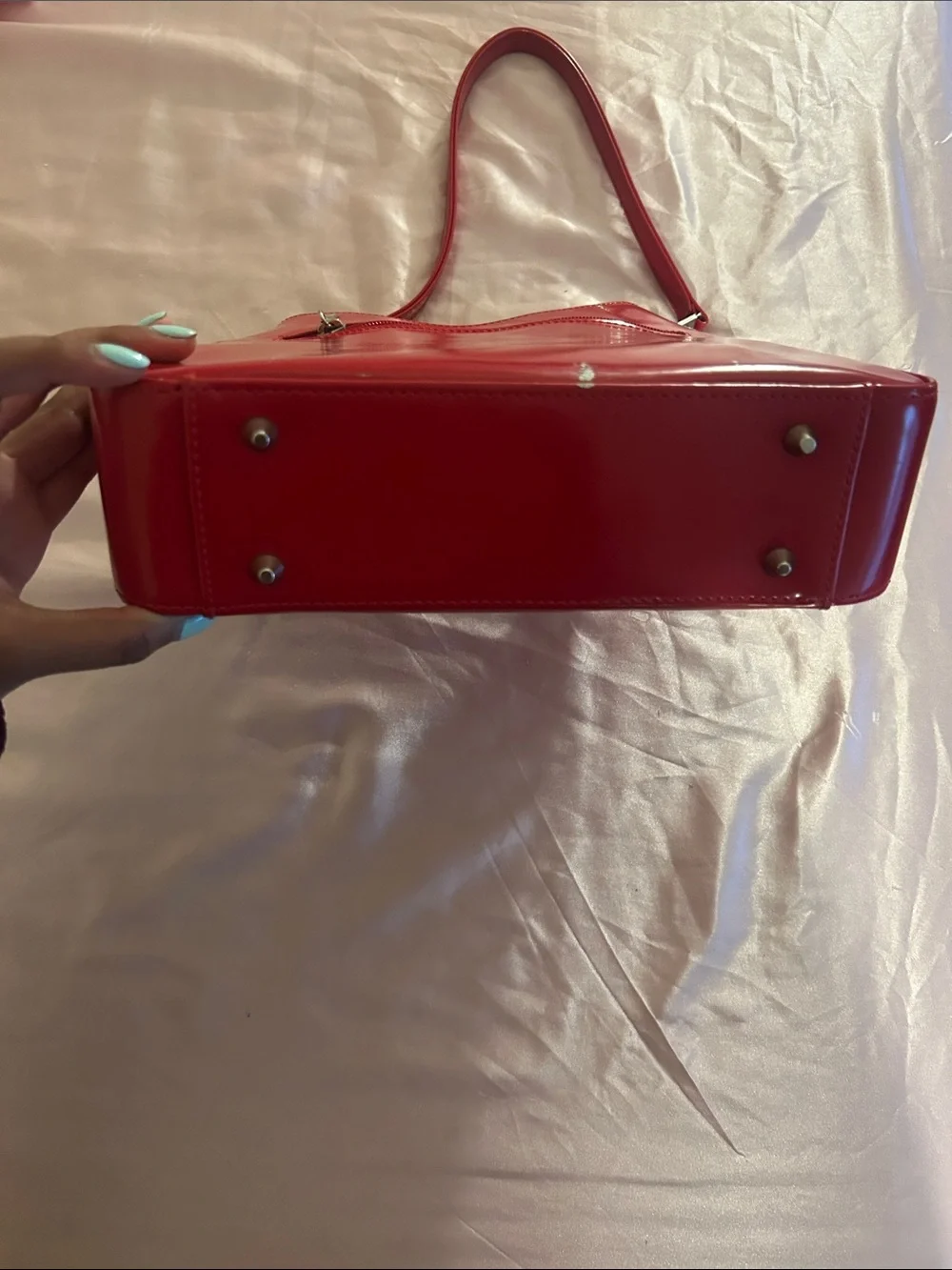 Red Shoulder Bag with Metallic G Accent